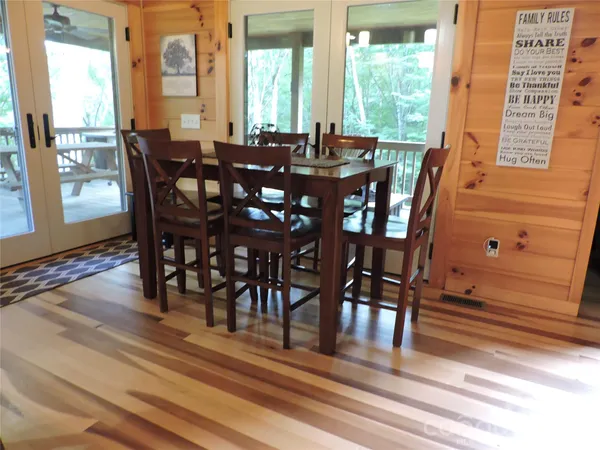 $699,500 | 103 Chucks Lane, Bakersville, NC 28705