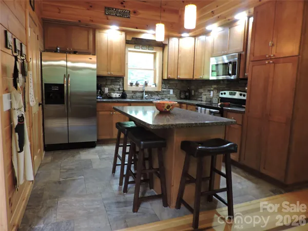 $699,500 | 103 Chucks Lane, Bakersville, NC 28705