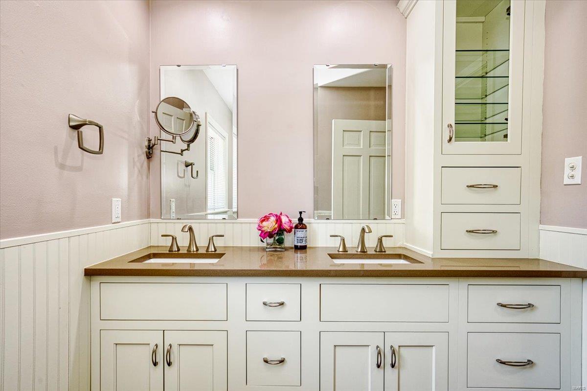 7436 Byron Place Clayton, MO 63105 - Photo 19 of 28