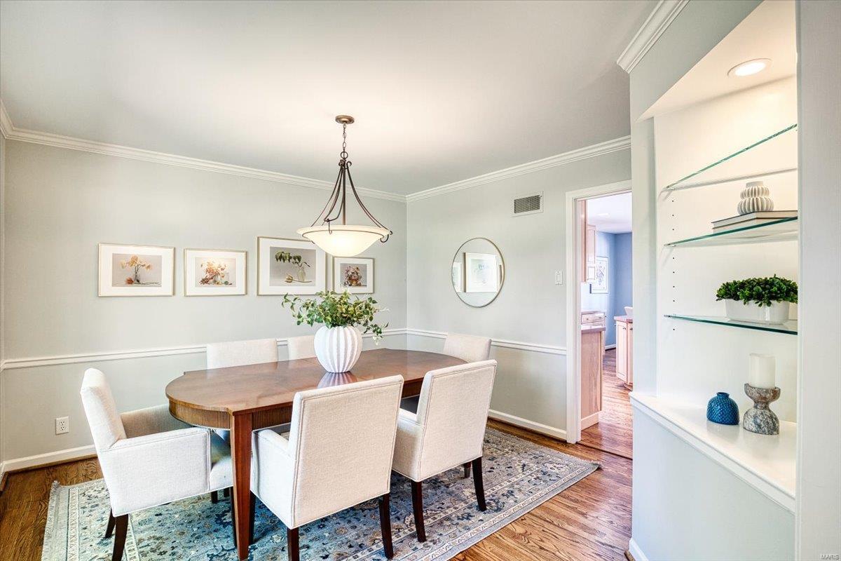 7436 Byron Place Clayton, MO 63105 - Photo 2 of 28