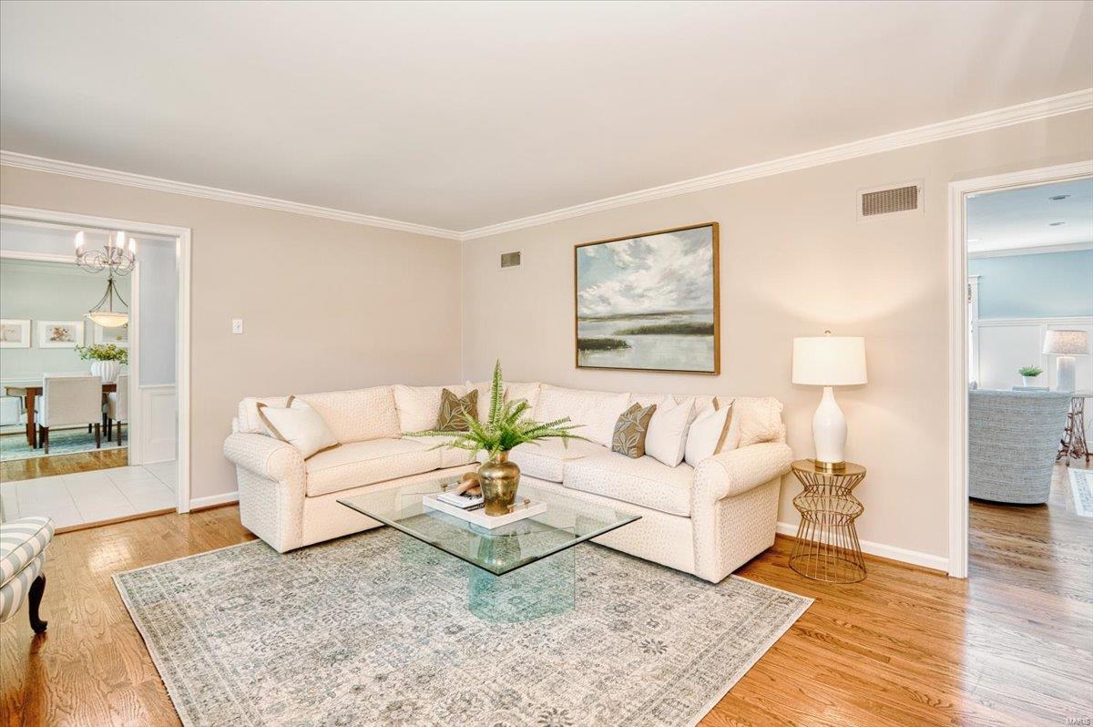 7436 Byron Place Clayton, MO 63105 - Photo 5 of 28