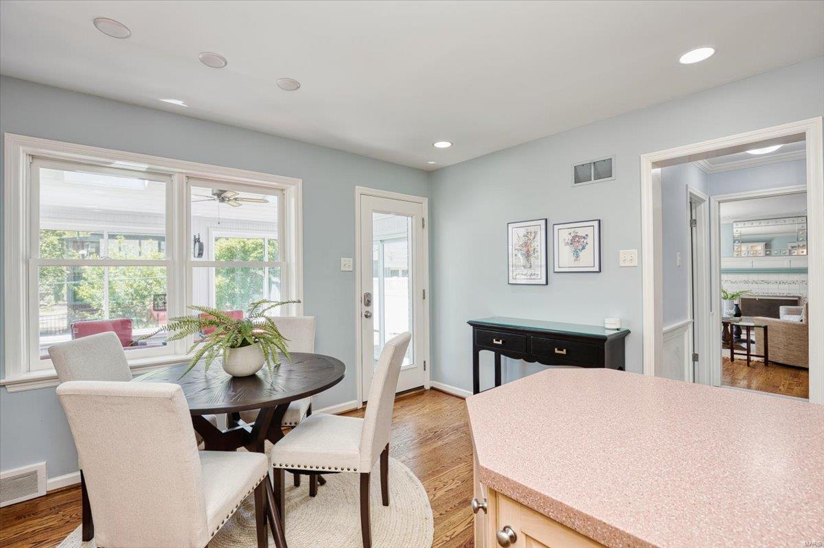 7436 Byron Place Clayton, MO 63105 - Photo 9 of 28