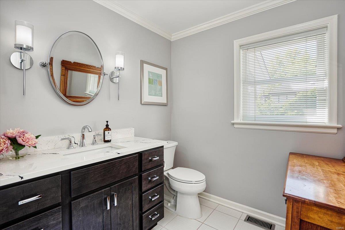 7436 Byron Place Clayton, MO 63105 - Photo 10 of 28