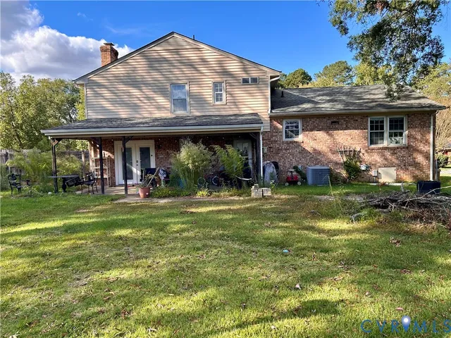 a view of an outdoor space