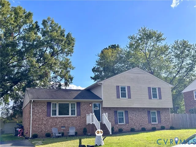 an aerial view of a house yard