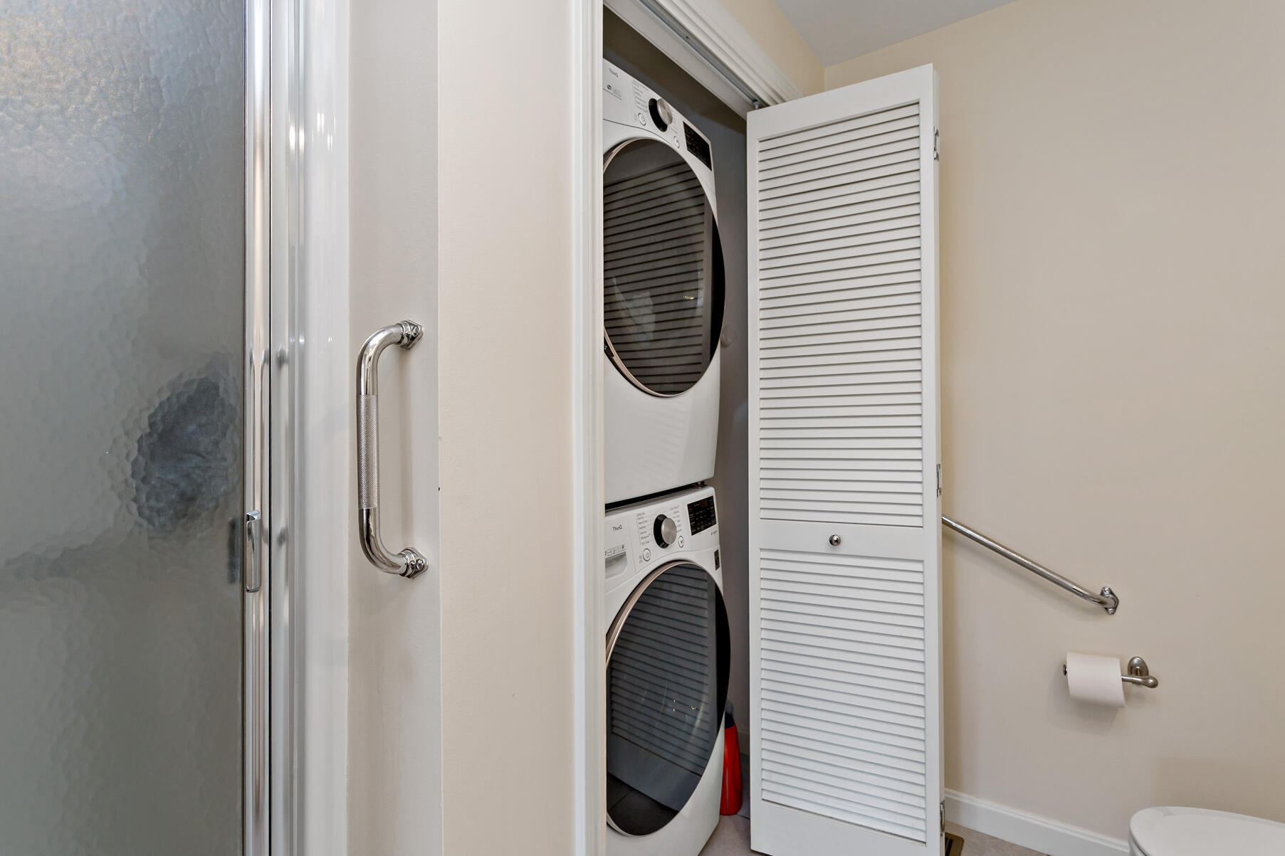 30 Bonwood Drive Mashpee, MA 02649 - Photo 17 of 23 a utility room with dryer and washer