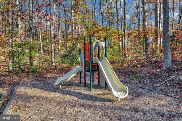 a view of a yard in front of a house