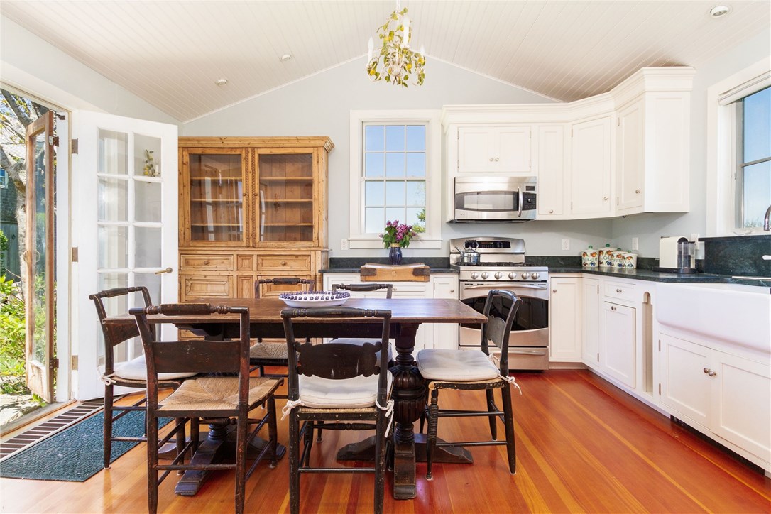 883 Cooneymus Road Block Island, RI 02807 - Photo 14 of 46
