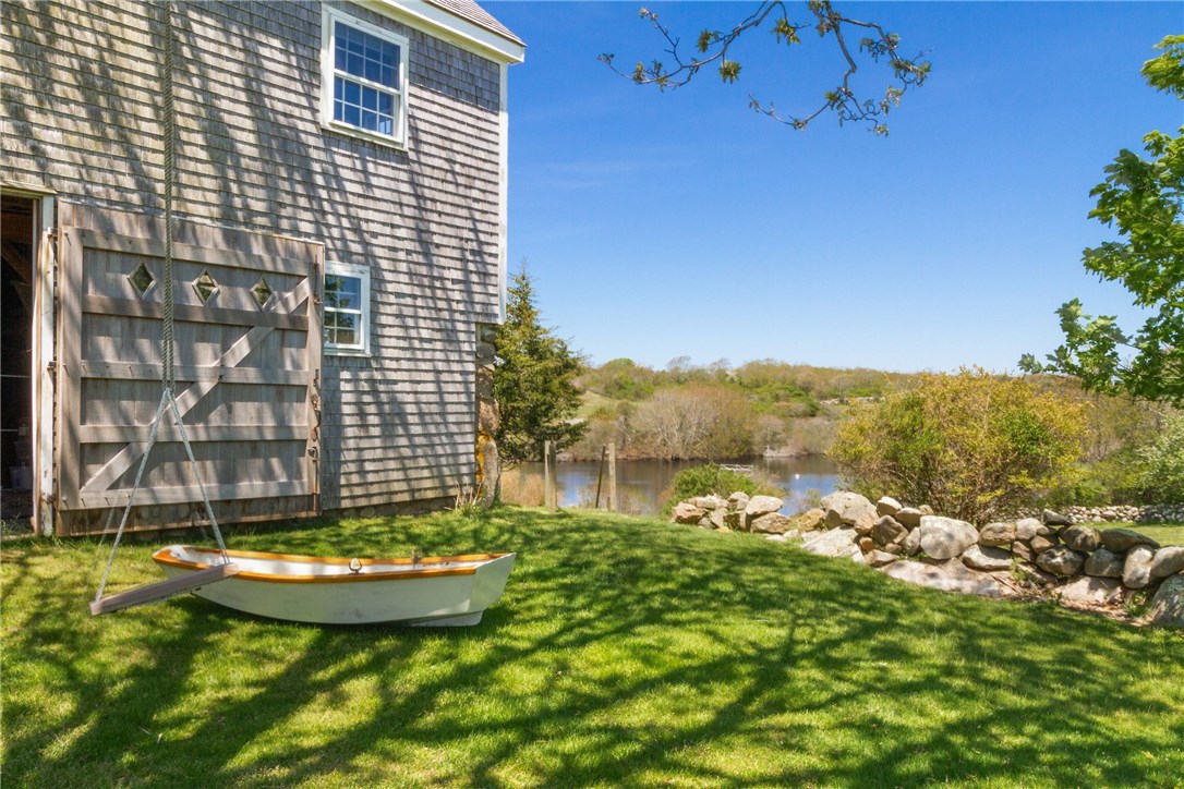 883 Cooneymus Road Block Island, RI 02807 - Photo 8 of 46