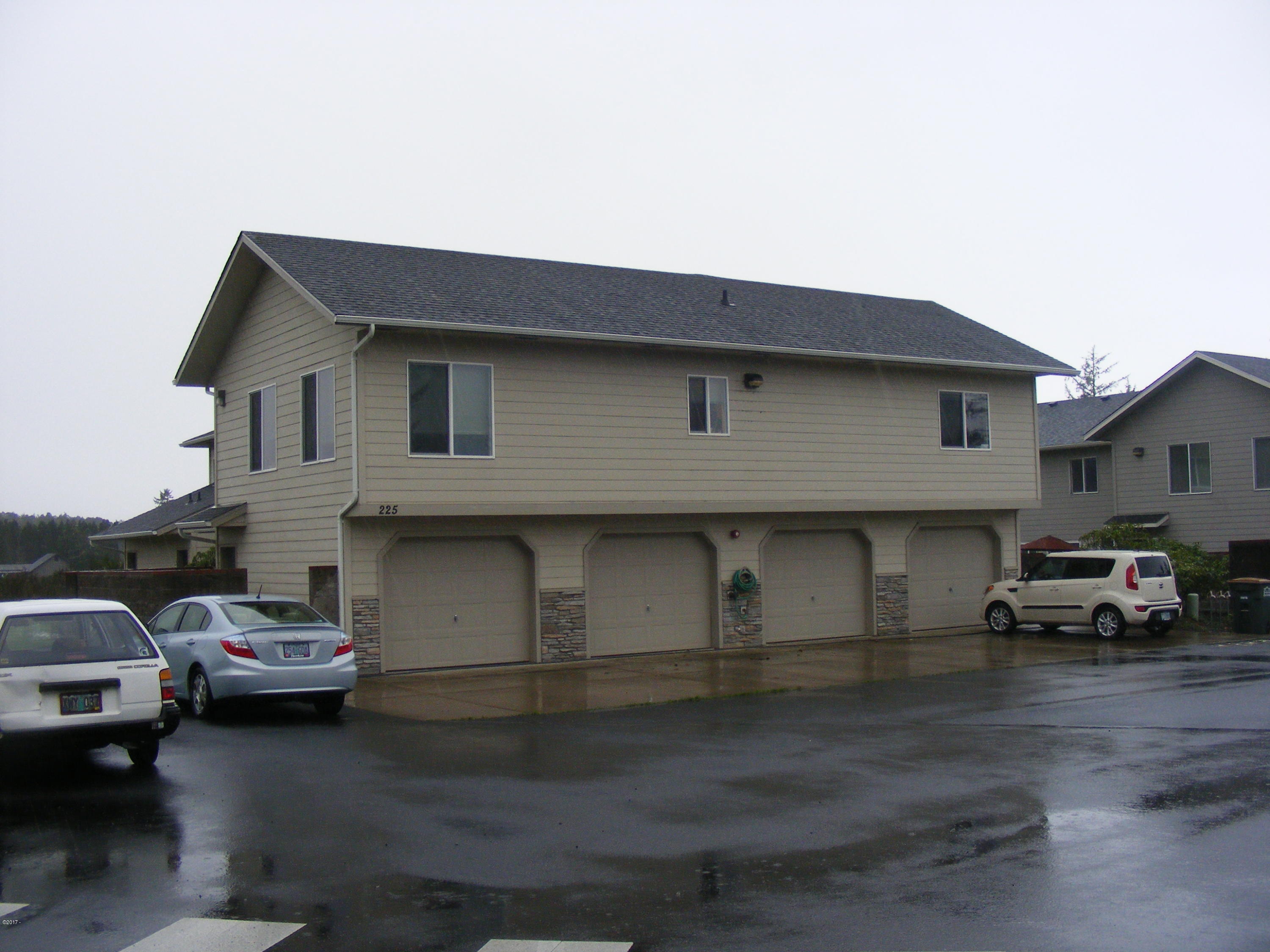 225 Southwest 30th Street Newport, OR 97366 - Photo 1 of 23 Unit #225 exterior