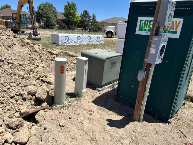 a black and white photo of a bathroom