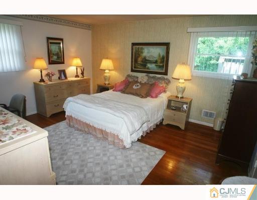 3 Indiana Road Somerset, NJ 08873 - Photo 7 of 9