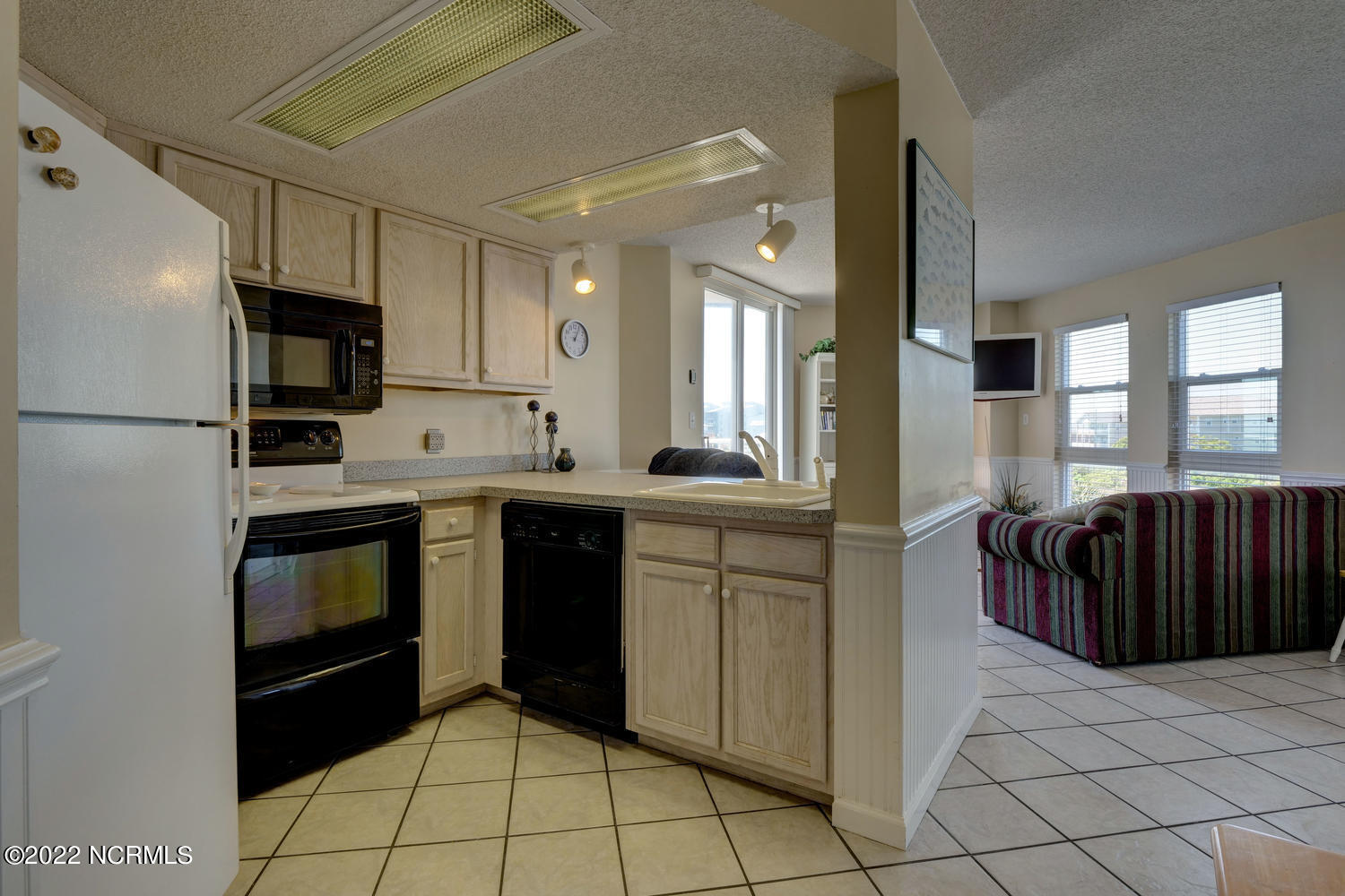 2000 New River Inlet Road, Unit 1101 North Topsail Beach, NC 28460 - Photo 6 of 28 2000 New River Inlet Rd 1101-large-004-2