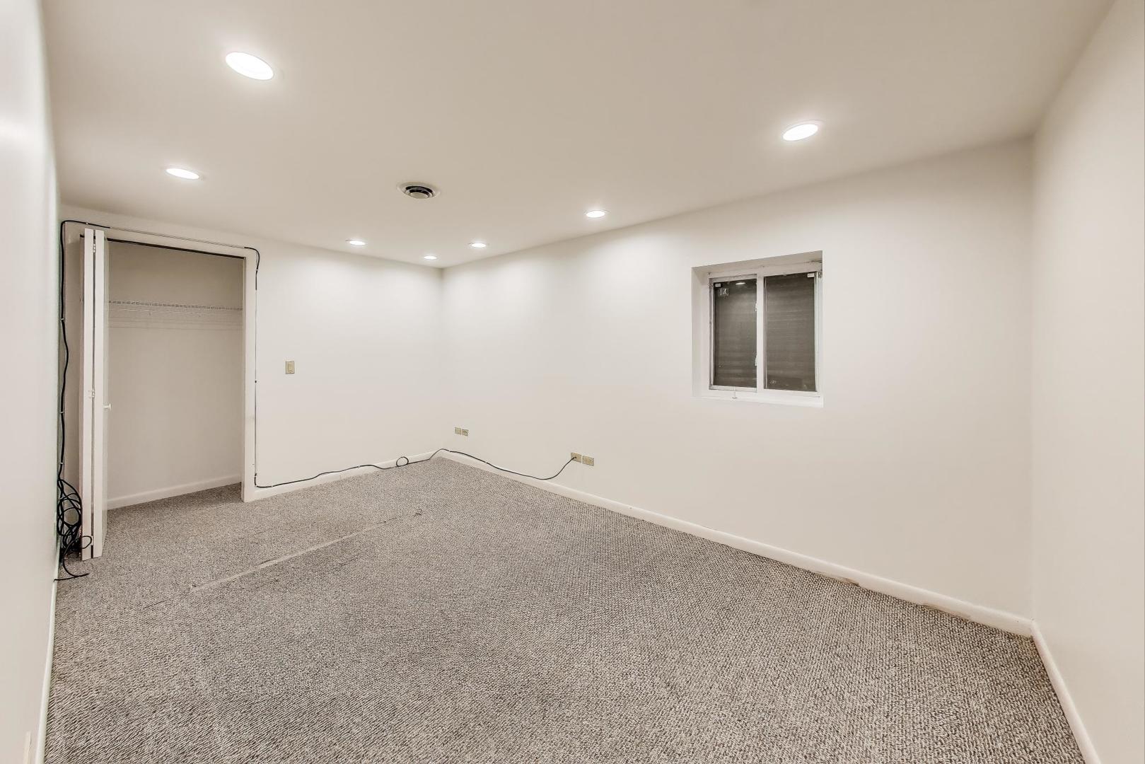 1903 Sheridan Road Buffalo Grove, IL 60089 - Photo 25 of 33 a view of an empty room