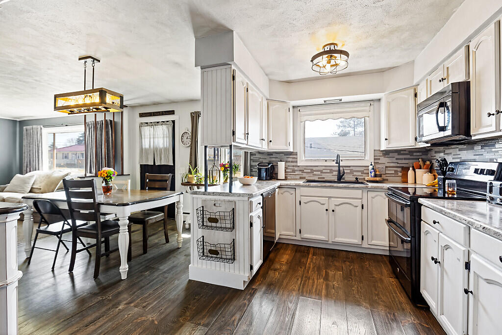 6 Victor Terrace Winslow, ME 04901 - Photo 17 of 62 20_BP5A2157_DxO_mls