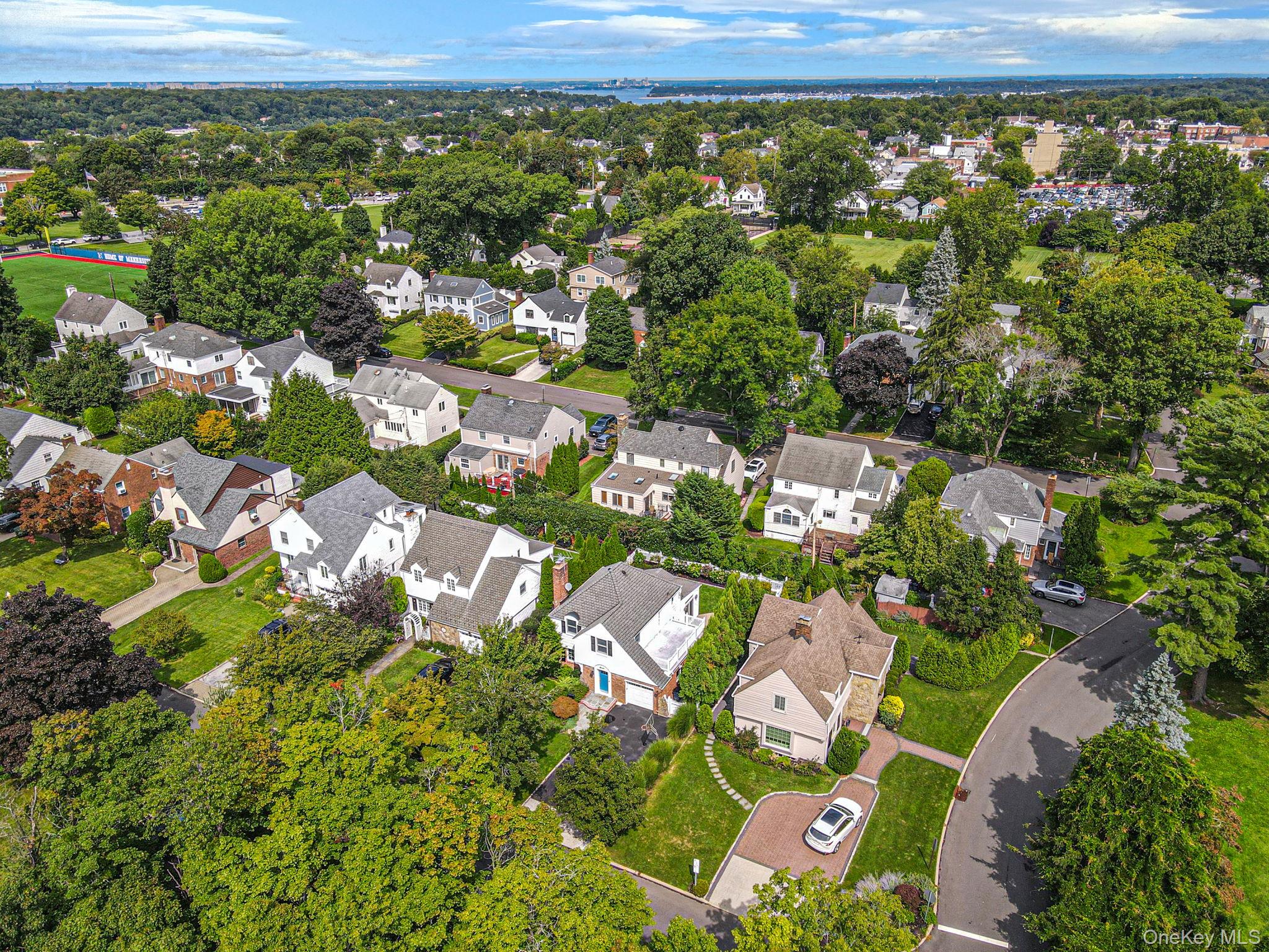 7 Highmeadow Road Manhasset, NY 11030 - Photo 35 of 41 Gallery Image 35