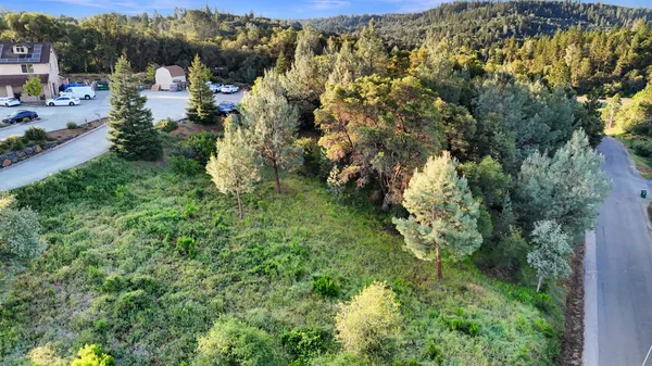 $450,000 | 22827 Industrial Place, Grass Valley, CA 95949