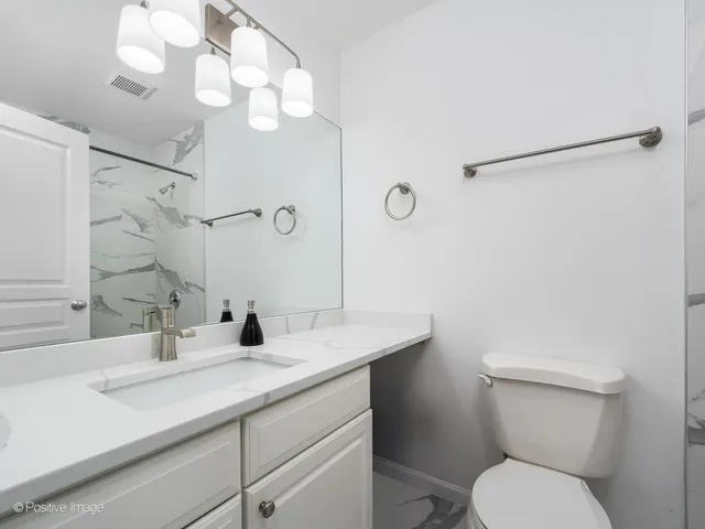 $595,000 | 1645 West School Street, Unit 418, Chicago, IL 60657