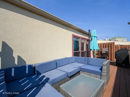 $595,000 | 1645 West School Street, Unit 418, Chicago, IL 60657