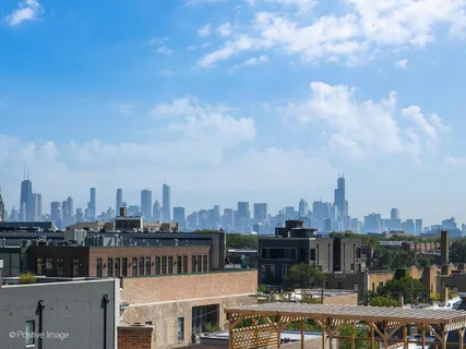 $595,000 | 1645 West School Street, Unit 418, Chicago, IL 60657