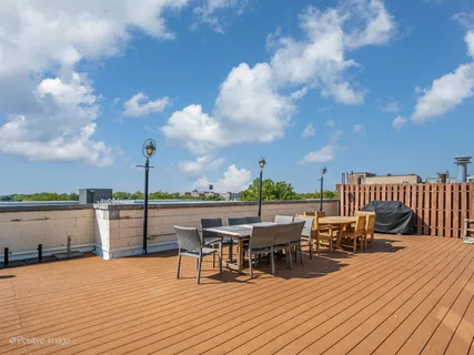 $595,000 | 1645 West School Street, Unit 418, Chicago, IL 60657