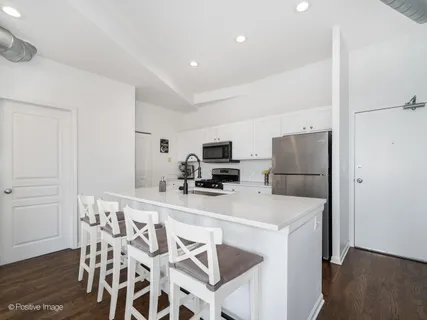 $595,000 | 1645 West School Street, Unit 418, Chicago, IL 60657