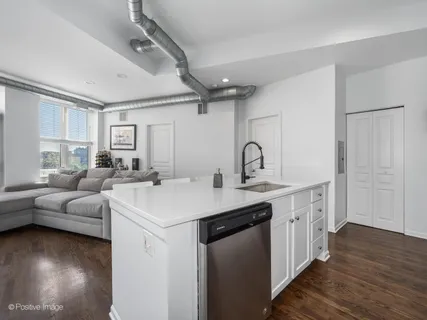 $595,000 | 1645 West School Street, Unit 418, Chicago, IL 60657