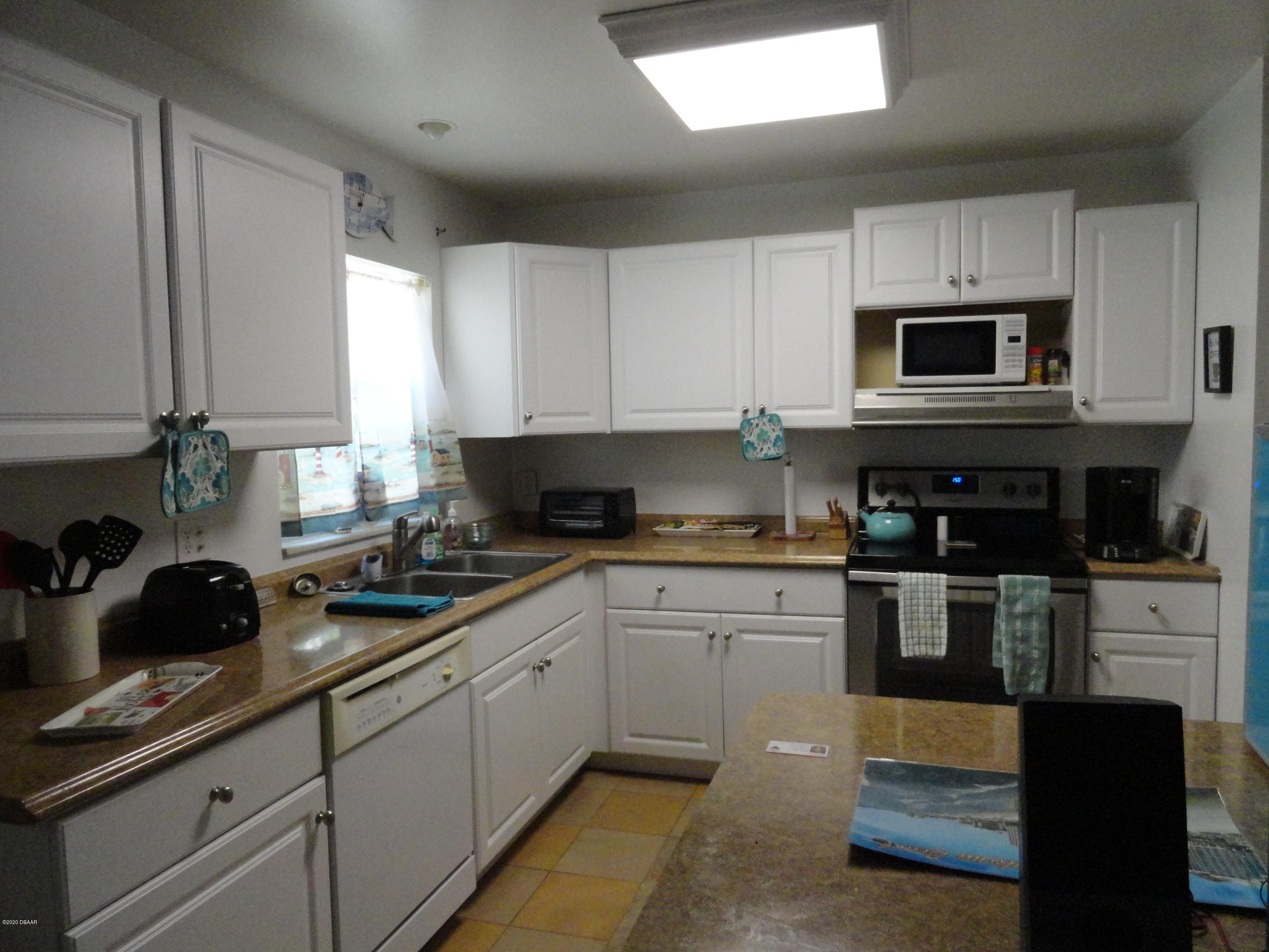 562 Lambright Road South Daytona, FL 32119 - Photo 5 of 15 DSC00800