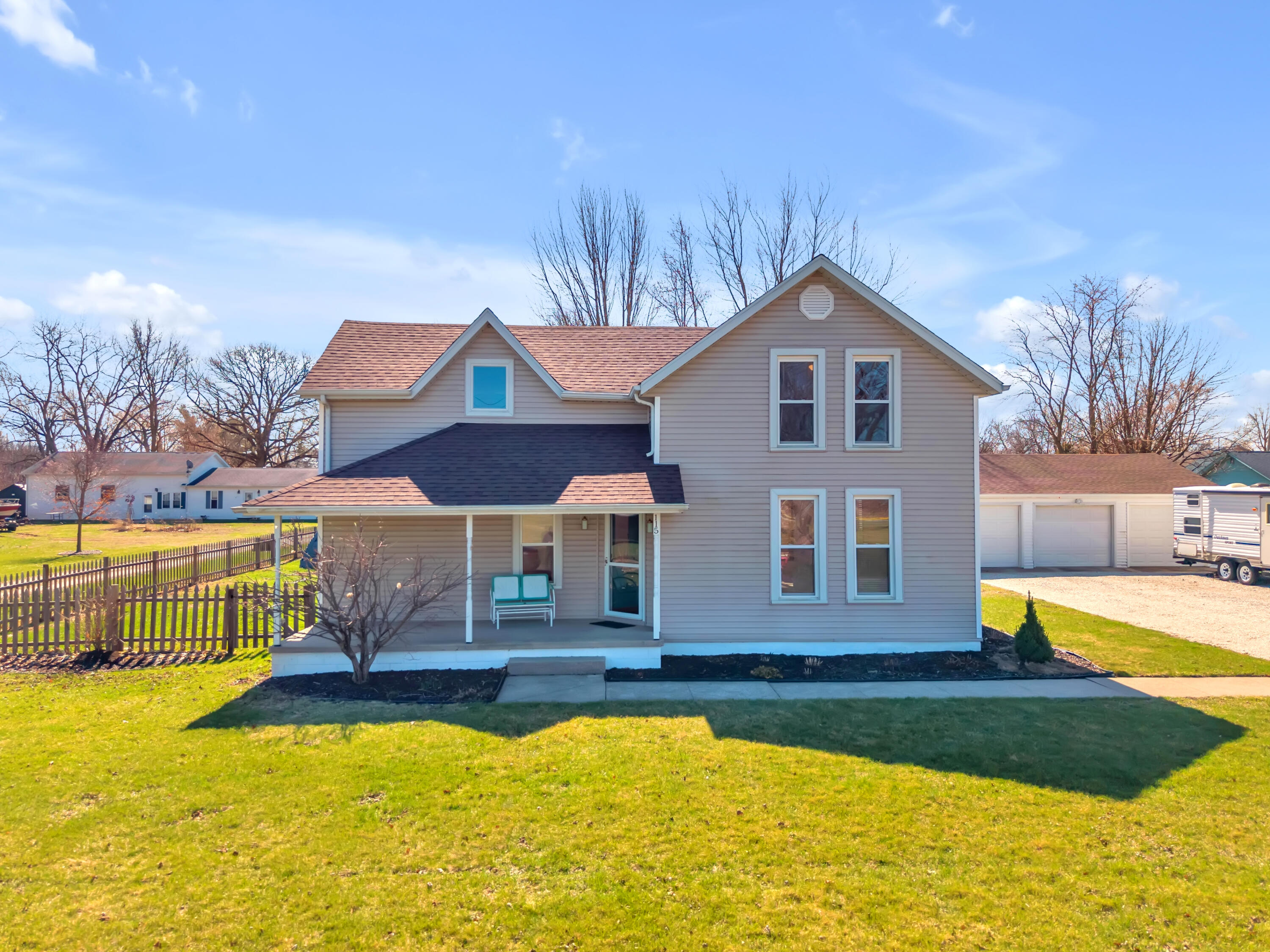 115 West Monroe Street Goodland, IN 47948 - Photo 3 of 36 a view of a house with swimming pool