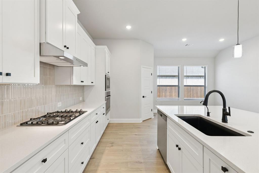 1854 Silver Birch Road Waxahachie, TX 75165 - Photo 2 of 18 1-1854Silver_002