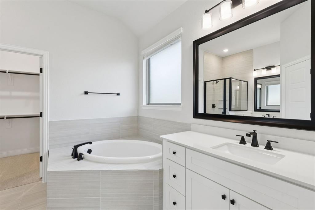 1854 Silver Birch Road Waxahachie, TX 75165 - Photo 8 of 18 7-1854Silver_008