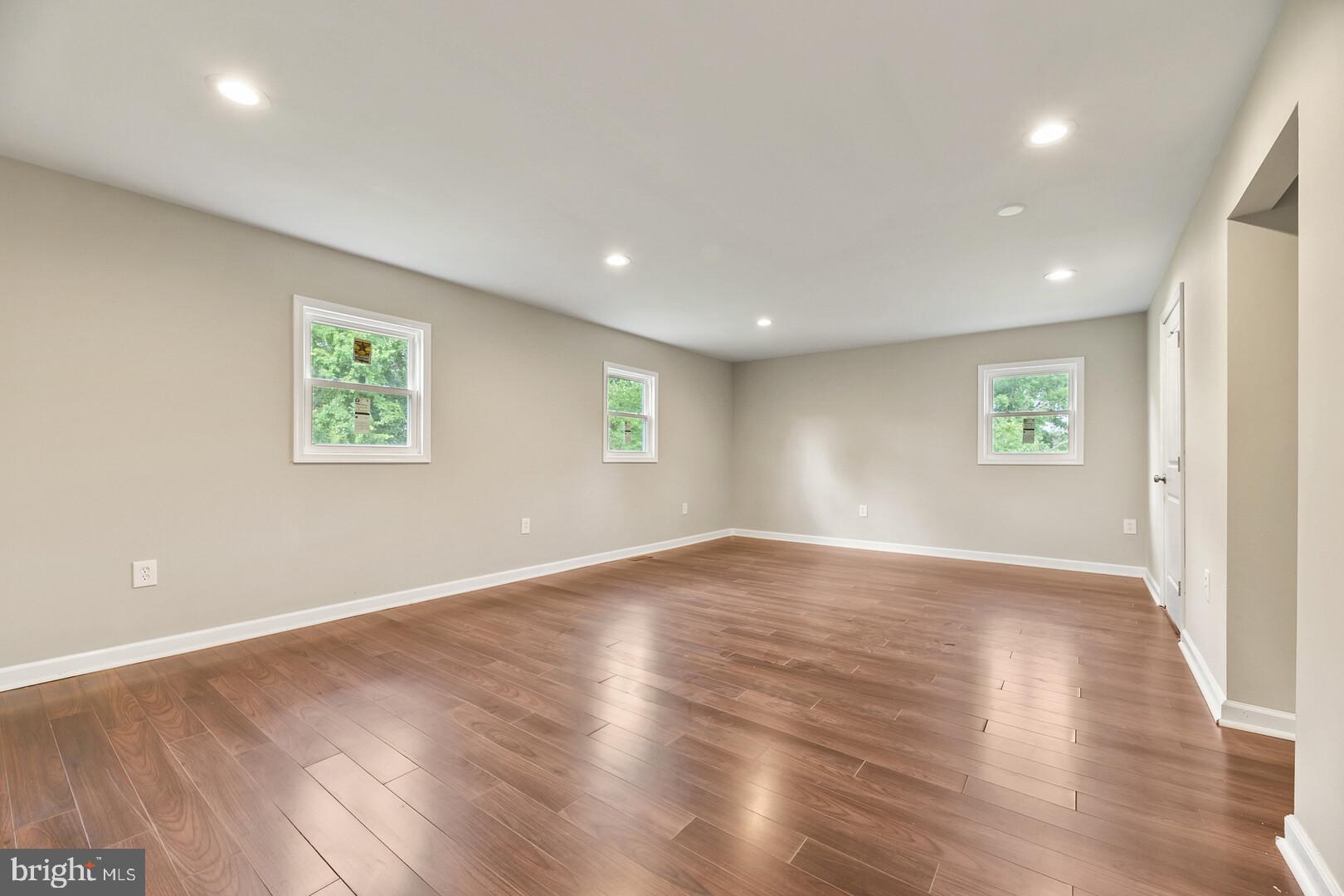 8455 Wellington Road Manassas, VA 20109 - Photo 11 of 28 master bedroom
