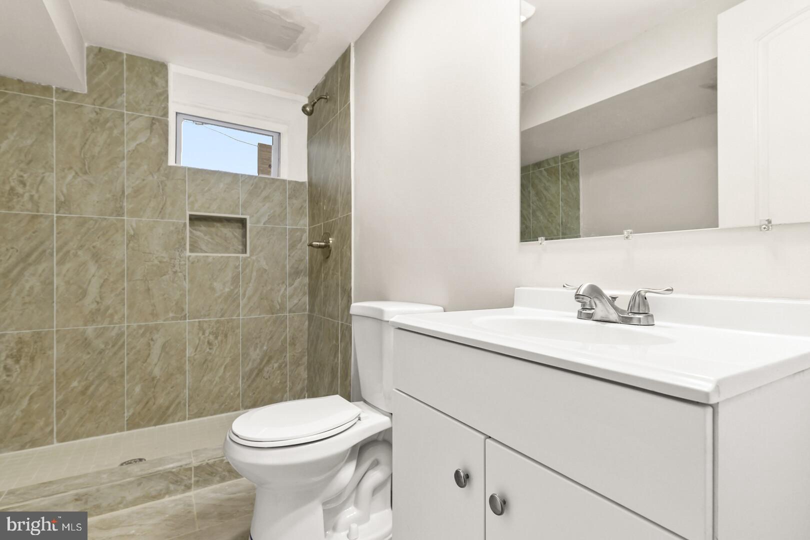 8455 Wellington Road Manassas, VA 20109 - Photo 20 of 28 3rd full bath
