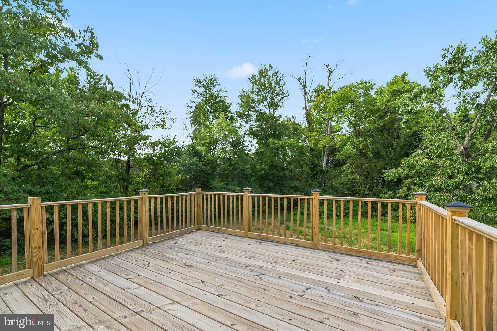 8455 Wellington Road Manassas, VA 20109 - Photo 23 of 28 deck