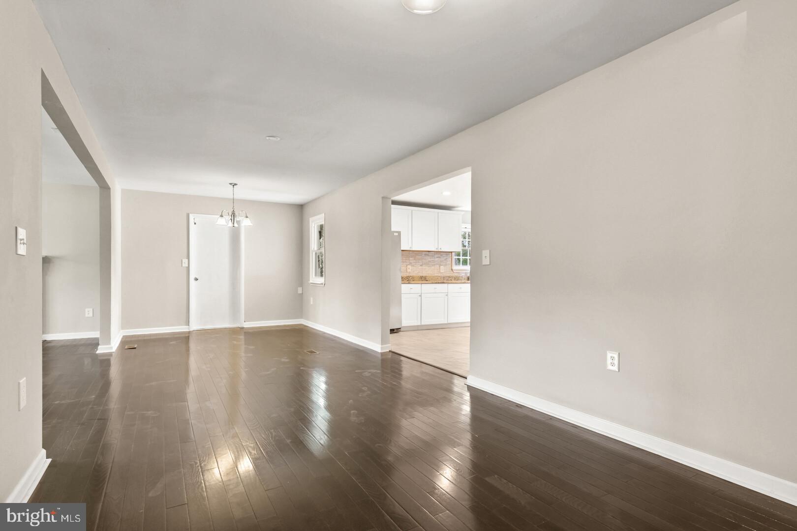 8455 Wellington Road Manassas, VA 20109 - Photo 6 of 28 Gallery Image 6
