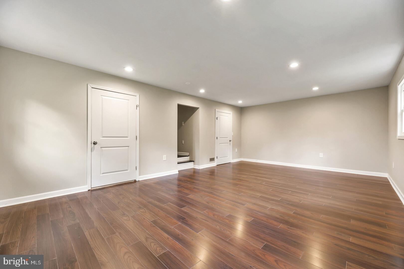 8455 Wellington Road Manassas, VA 20109 - Photo 10 of 28 master bedroom