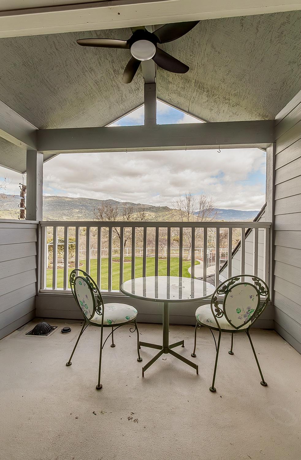 21777 Tollhouse Road Clovis, CA 93619 - Photo 52 of 99 a living room with furniture and a window
