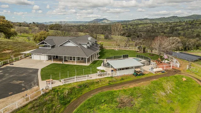 $1,301,000 | 21777 Tollhouse Road, Clovis, CA 93619