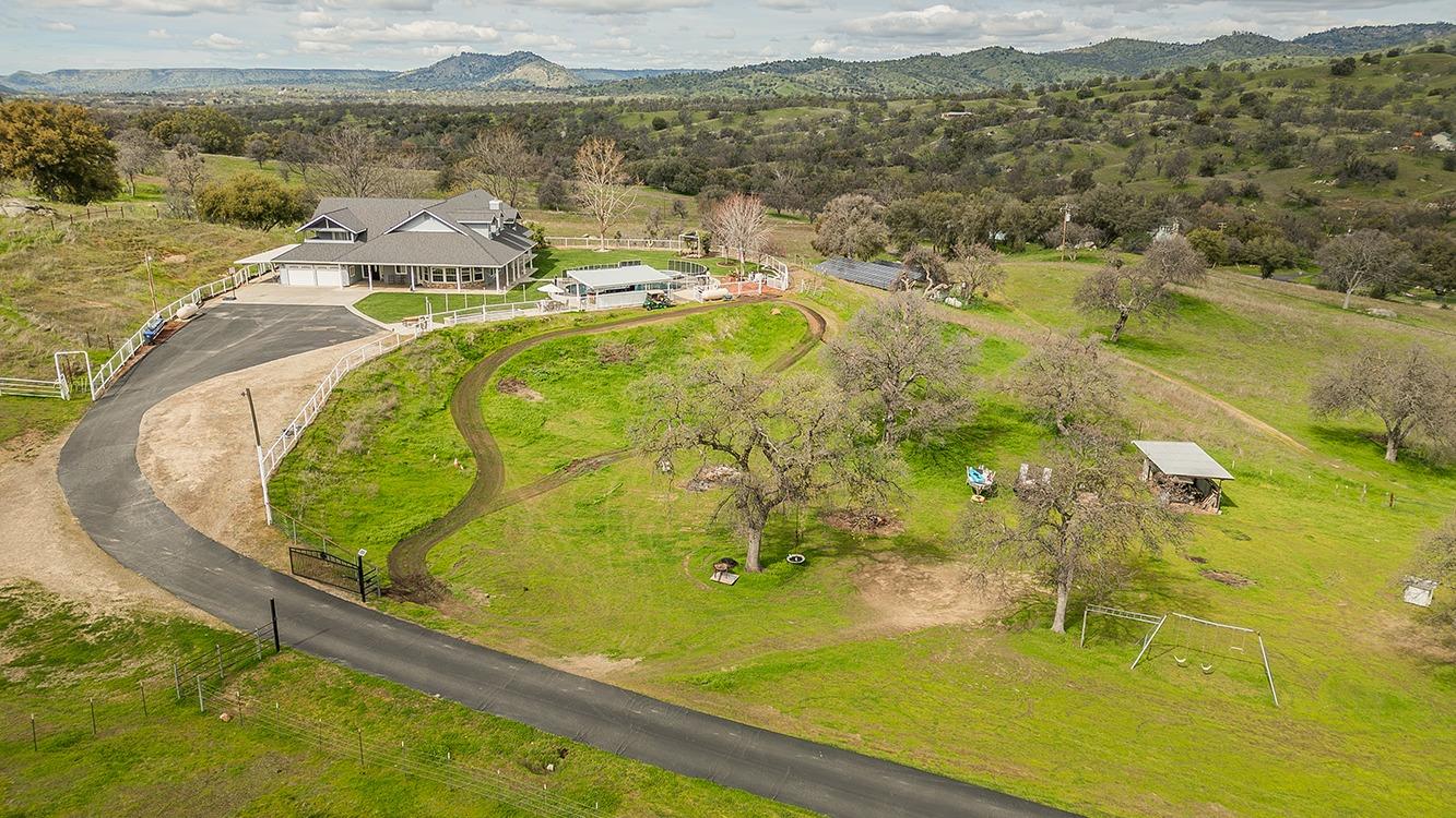 21777 Tollhouse Road Clovis, CA 93619 - Photo 93 of 99 a view of a swimming pool with an ocean view