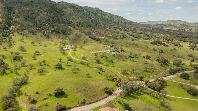 $1,301,000 | 21777 Tollhouse Road, Clovis, CA 93619