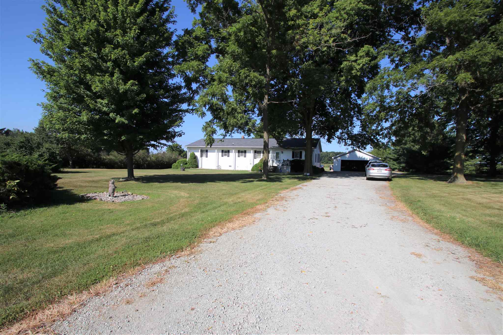5293 Fir Road Bremen, IN 46506 - Photo 2 of 36