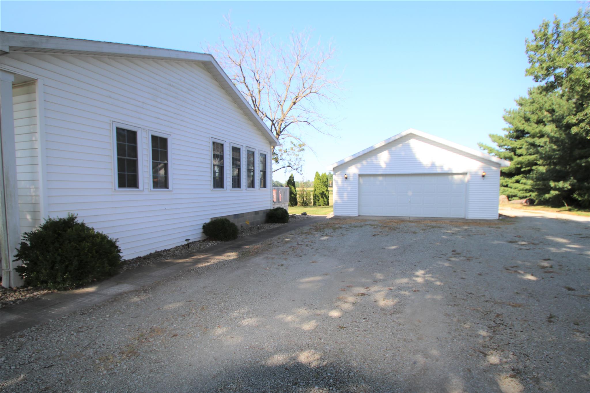 5293 Fir Road Bremen, IN 46506 - Photo 3 of 36