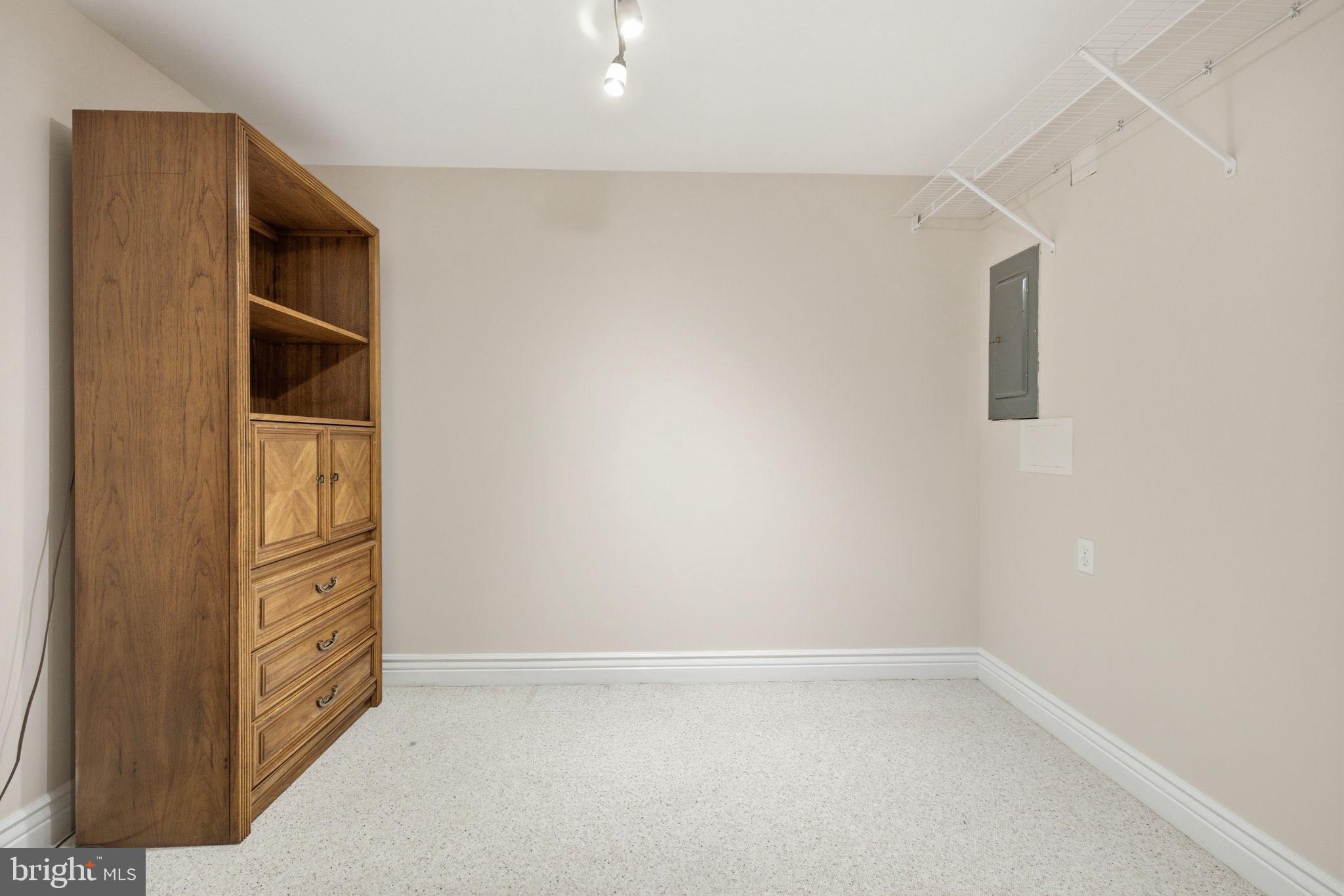 11937 Bayswater Road Gaithersburg, MD 20878 - Photo 36 of 55 Versatile space ready for your vision.