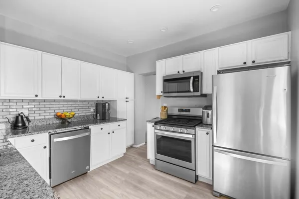 $475,000 | 4333 Blanchan Avenue, Brookfield, IL 60513