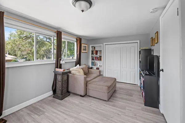 $475,000 | 4333 Blanchan Avenue, Brookfield, IL 60513