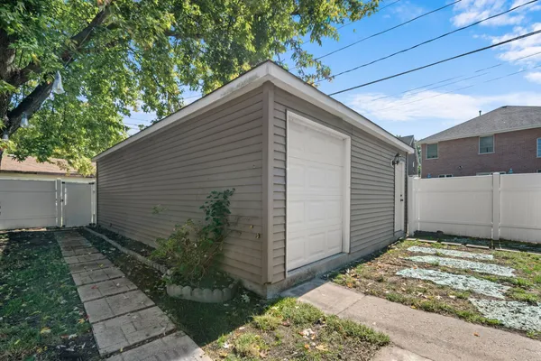 $475,000 | 4333 Blanchan Avenue, Brookfield, IL 60513