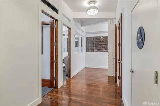 a view of utility room