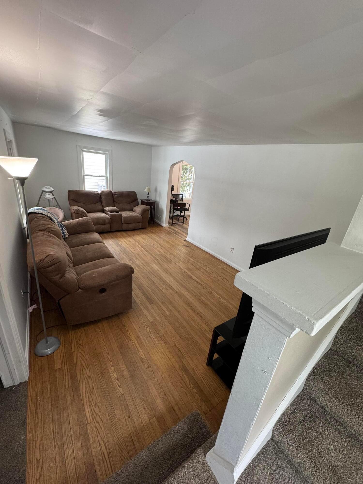 1883 Burbank Road Wooster, OH 44691 - Photo 14 of 39 Livingroom