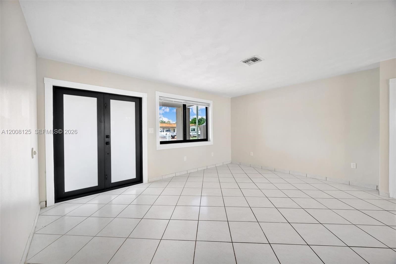 10320 Southwest 38th Terrace Miami, FL 33165 - Photo 5 of 20