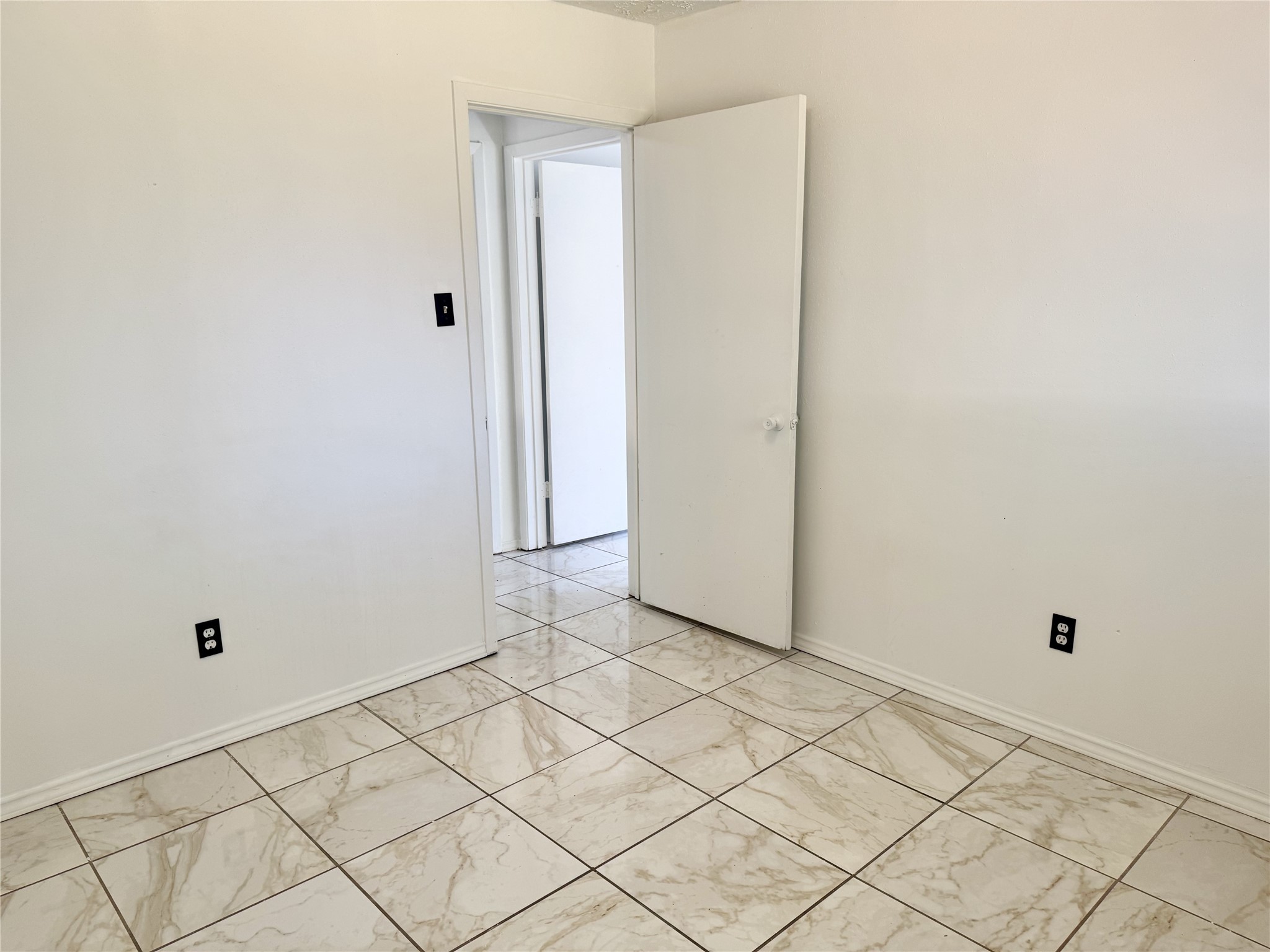20121 Cottonglade Lane Humble, TX 77338 - Photo 5 of 10 a view of an empty room